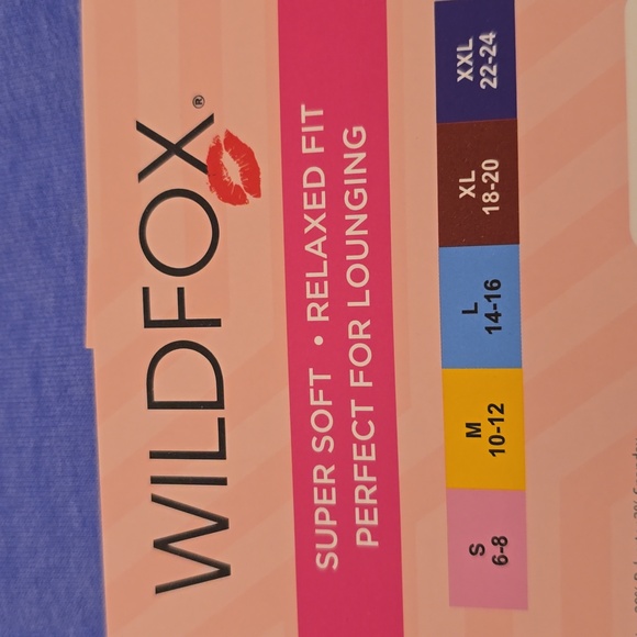 NWT Wildfox Sweatshirt and Short Lounge Set in Large - Picture 4 of 6